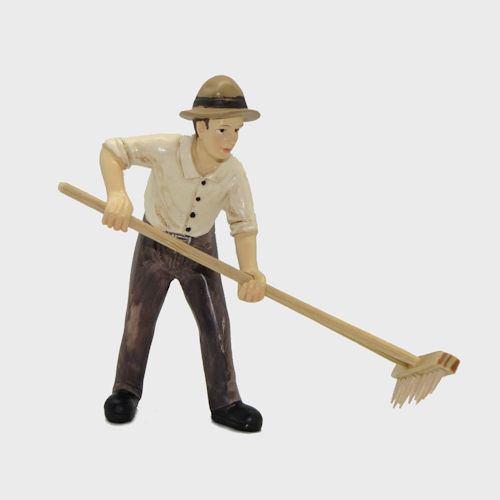 Krippenfigur Knecht mit Rechen