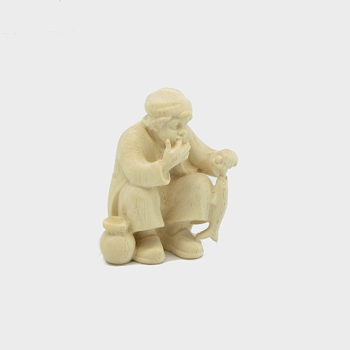 PEMA 042 natur Krippenfigur Hirtenbub hockend mit Fisch