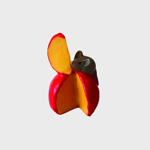 Krippenfigur Maus mit rotem Käse aus Kunstharz