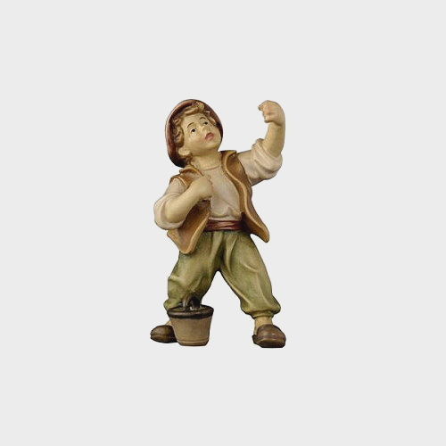 Kostner Krippenfigur Bub mit Eimer Nummer 30, holzgeschnitzt und bemalt