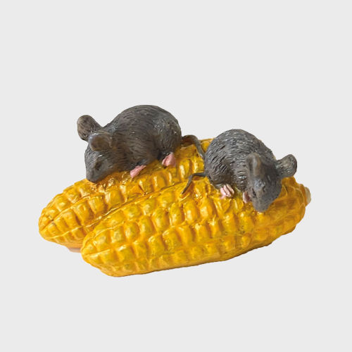 Krippenfigur Mäuse mit Mais aus Kunstharz