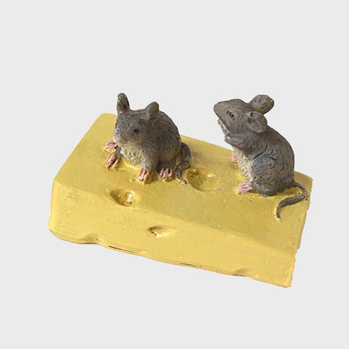 Krippenfigur Mäuse mit Käse aus Kunstharz