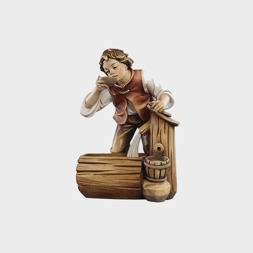 Rainell 021 Krippenfigur Bub am Wassertrog